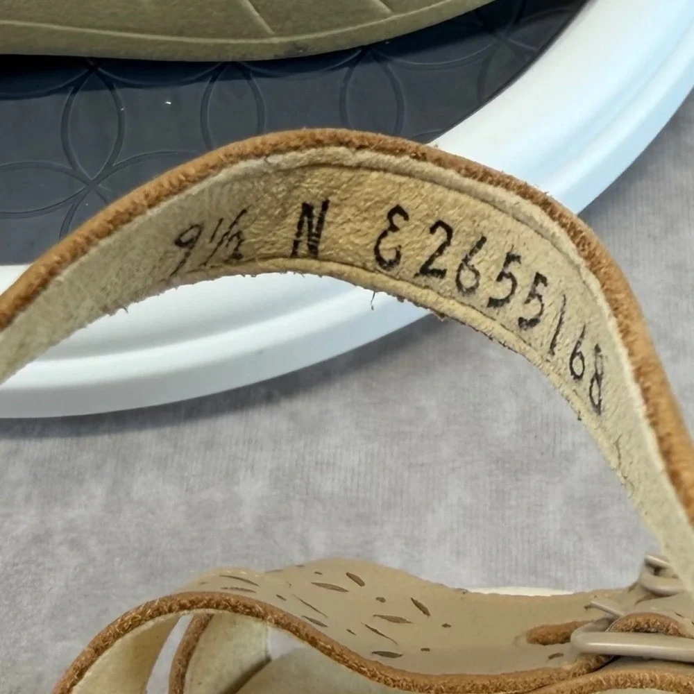 SAS Tripad Comfort Sandals Women 9.5 N Tan Leather Laser Cut Strappy Wedge